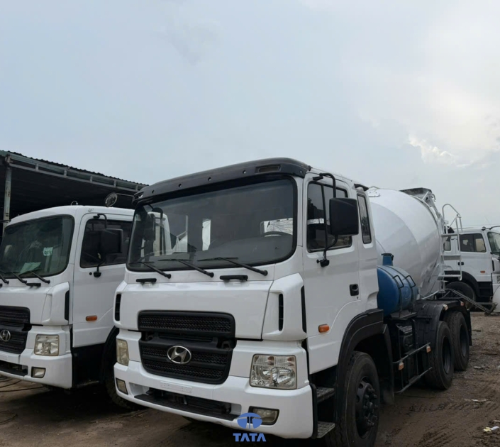 XE TRỘN BÊ TÔNG HYUNDAI HD270